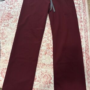 Figs Men's Drawstring Joggers in Burgundy